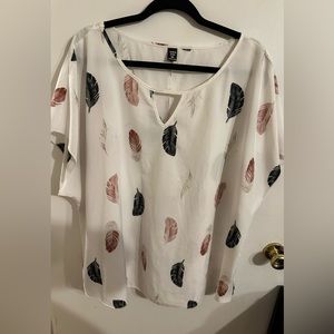 Feather Print Keyhole Neck Dolman Sleeve Blouse